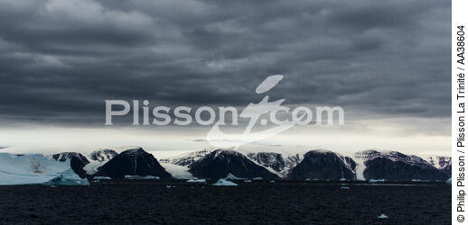 Sur la côte ouest du Groenland - © Philip Plisson / Plisson La Trinité / AA38604 - Nos reportages photos - Arctique