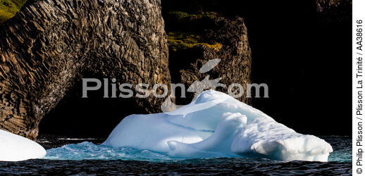 Sur la côte ouest du Groenland - © Philip Plisson / Plisson La Trinité / AA38616 - Nos reportages photos - 16/9 horizontal