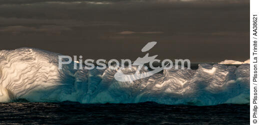 Sur la côte ouest du Groenland - © Philip Plisson / Plisson La Trinité / AA38621 - Nos reportages photos - Groenland