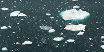 © Philip Plisson / Plisson La Trinité / AA38629 Sur la côte ouest du Groenland - Nos reportages photos - Vue aérienne