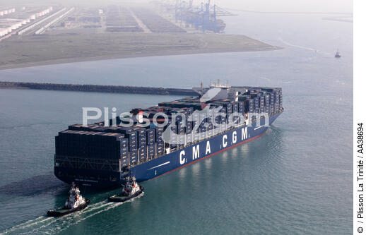 Porte-conteneurs CMA CGM Bougainville - ©  / Plisson La Trinité / AA38694 - Photo Galleries - Containership