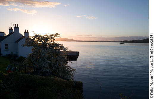 Loch Crinan - © Philip Plisson / Plisson La Trinité / AA38761 - Nos reportages photos - Site [Eco]