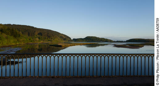 Loch Crinan - © Philip Plisson / Plisson La Trinité / AA38759 - Nos reportages photos - Ecosse