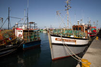 © Philip Plisson / Plisson La Trinité / AA38877 Kalk Bay Harbour - Nos reportages photos - Materiel de pêche