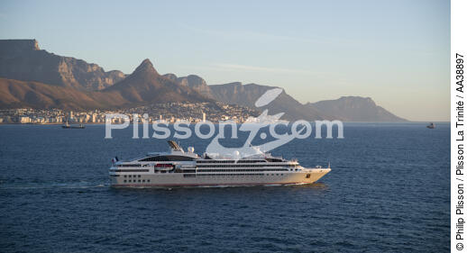 Le Cap - © Philip Plisson / Plisson La Trinité / AA38897 - Nos reportages photos - Transport maritime