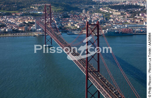 Lisbonne - © Philip Plisson / Plisson La Trinité / AA38984 - Nos reportages photos - Lisbonne