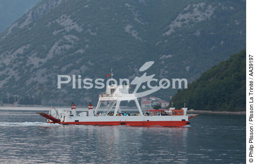 Bouches de Kotor - © Philip Plisson / Plisson La Trinité / AA39197 - Nos reportages photos - Transport maritime