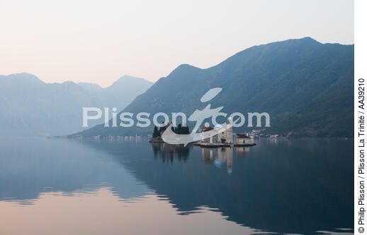 Saint George Island - © Philip Plisson / Plisson La Trinité / AA39210 - Photo Galleries - Montenegro
