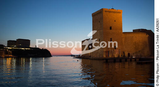 Marseille - © Philip Plisson / Plisson La Trinité / AA39261 - Photo Galleries - Fortress