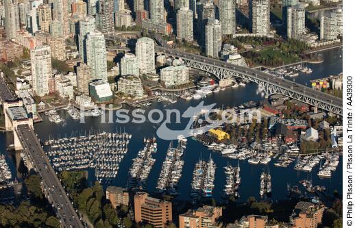 Vancouver - © Philip Plisson / Plisson La Trinité / AA39300 - Photo Galleries - House