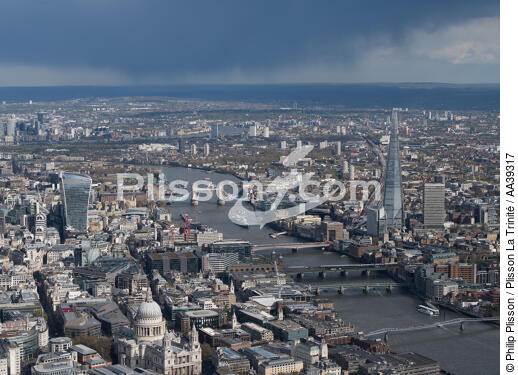 London - © Philip Plisson / Plisson La Trinité / AA39317 - Photo Galleries - Color