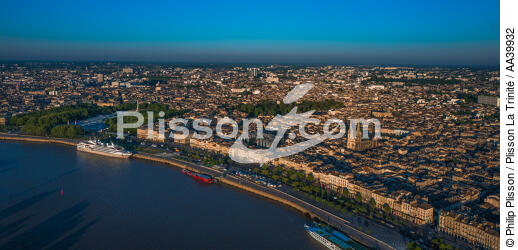 Bordeaux - © Philip Plisson / Plisson La Trinité / AA39932 - Nos reportages photos - Vue aérienne