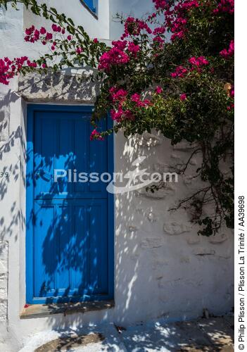 The Cyclades on the Aegean Sea - © Philip Plisson / Plisson La Trinité / AA39698 - Photo Galleries - Vertical