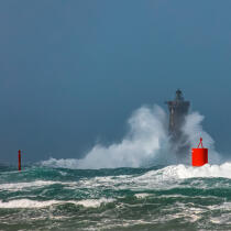© Philip Plisson / Plisson La Trinité / AA39412 Le Four lighthouse, 2017 Zeus storm - Photo Galleries - Finistère
