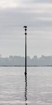 © Philip Plisson / Plisson La Trinité / AA39609 South Cardinale in the Gulf of Morbihan - Photo Galleries - Mist