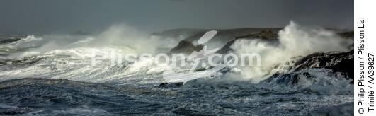 Gale of wind on the Brittany coast - © Philip Plisson / Plisson La Trinité / AA39627 - Photo Galleries - Geomorphology