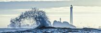 © Philip Plisson / Plisson La Trinité / AA39632 Wave in front of Ile Vierge lighthouse - Photo Galleries - Lighthouse