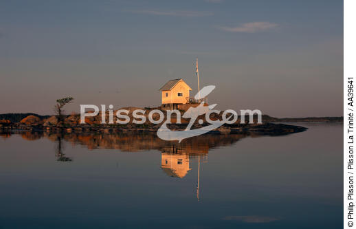 Ilot dans l'archipel de Stockholm - © Philip Plisson / Plisson La Trinité / AA39641 - Nos reportages photos - Horizontal