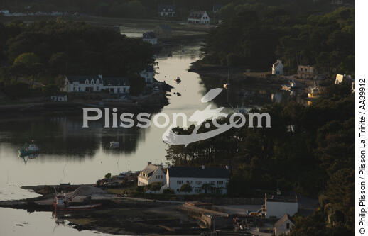The Crac'h river in Morbihan - © Philip Plisson / Plisson La Trinité / AA39912 - Photo Galleries - Keywords