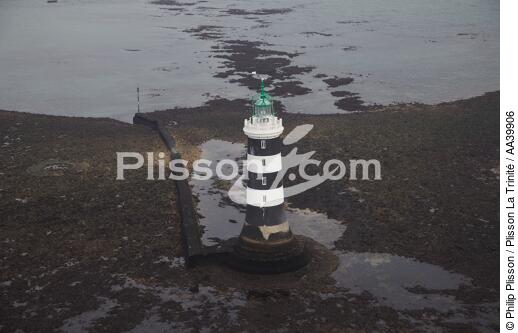 Le phare de la Banche au large de la Baule - © Philip Plisson / Plisson La Trinité / AA39906 - Nos reportages photos - Marée basse
