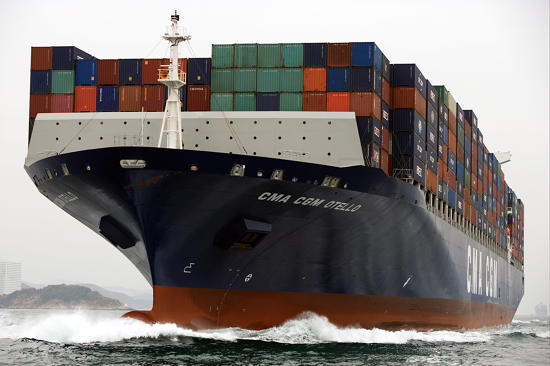 Pêcheur d'Images report photo - Containerships, the excess