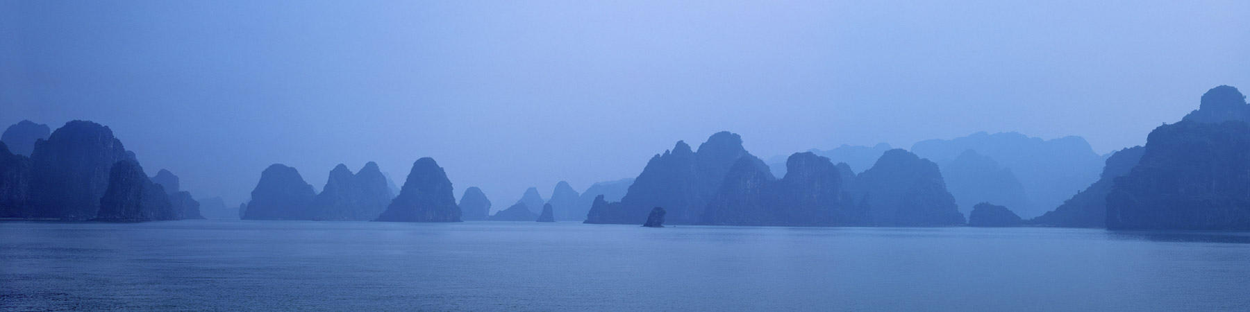 La Baie d'Along, Vietnam - Photo Pêcheur d'Images